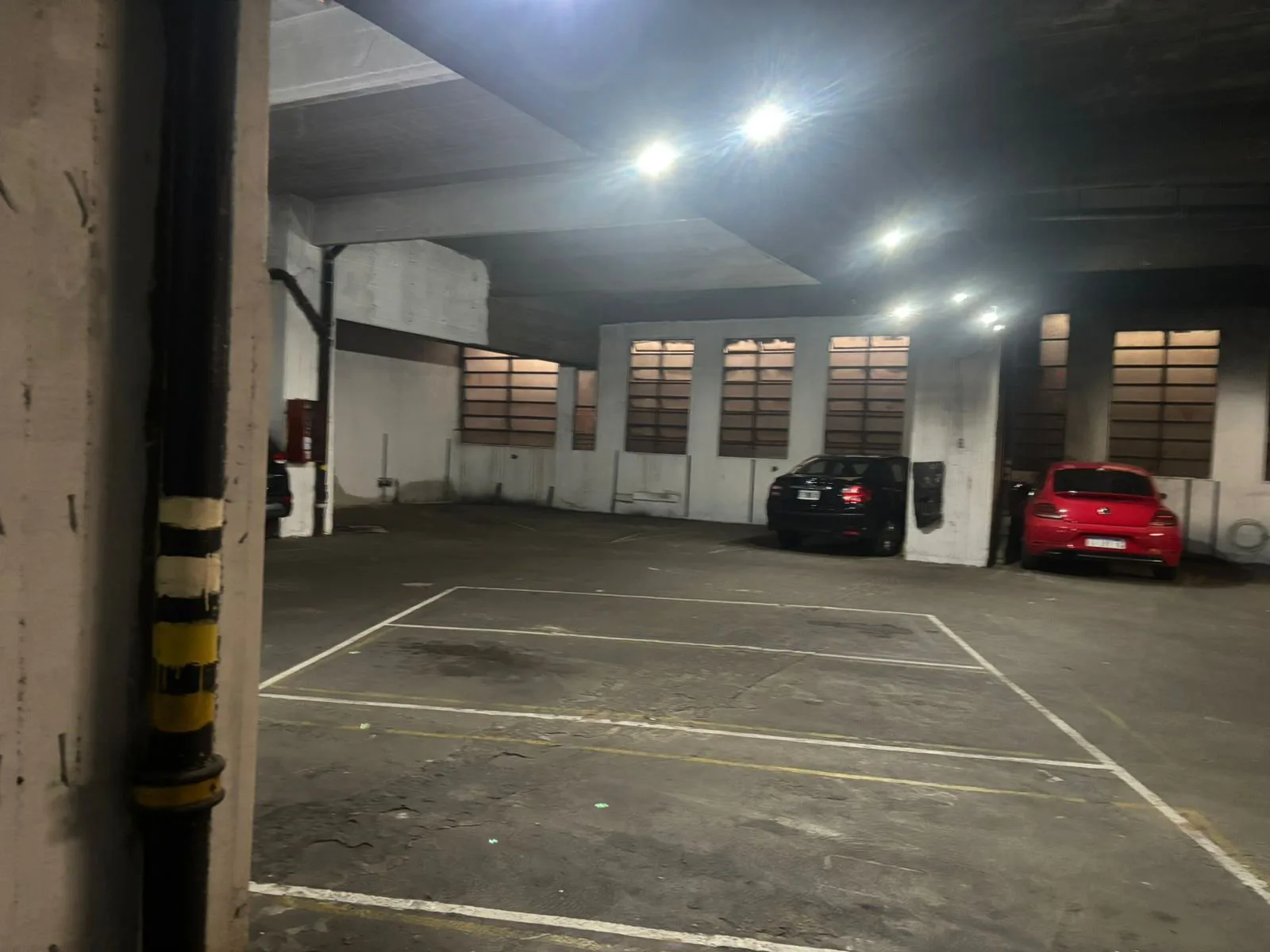 Planta Baja completa uso comercial 630 m2 foto 3