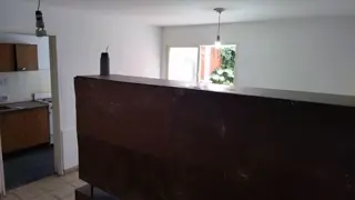 Venta a Reciclar Departamento 2 dormitorios z/Colegios Privados Escritura en Alberdi U$S55.000. foto 1