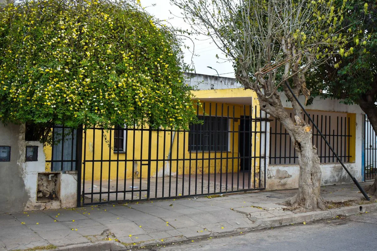 Casa 4 dormitorios  barrio Los Platanos foto 3