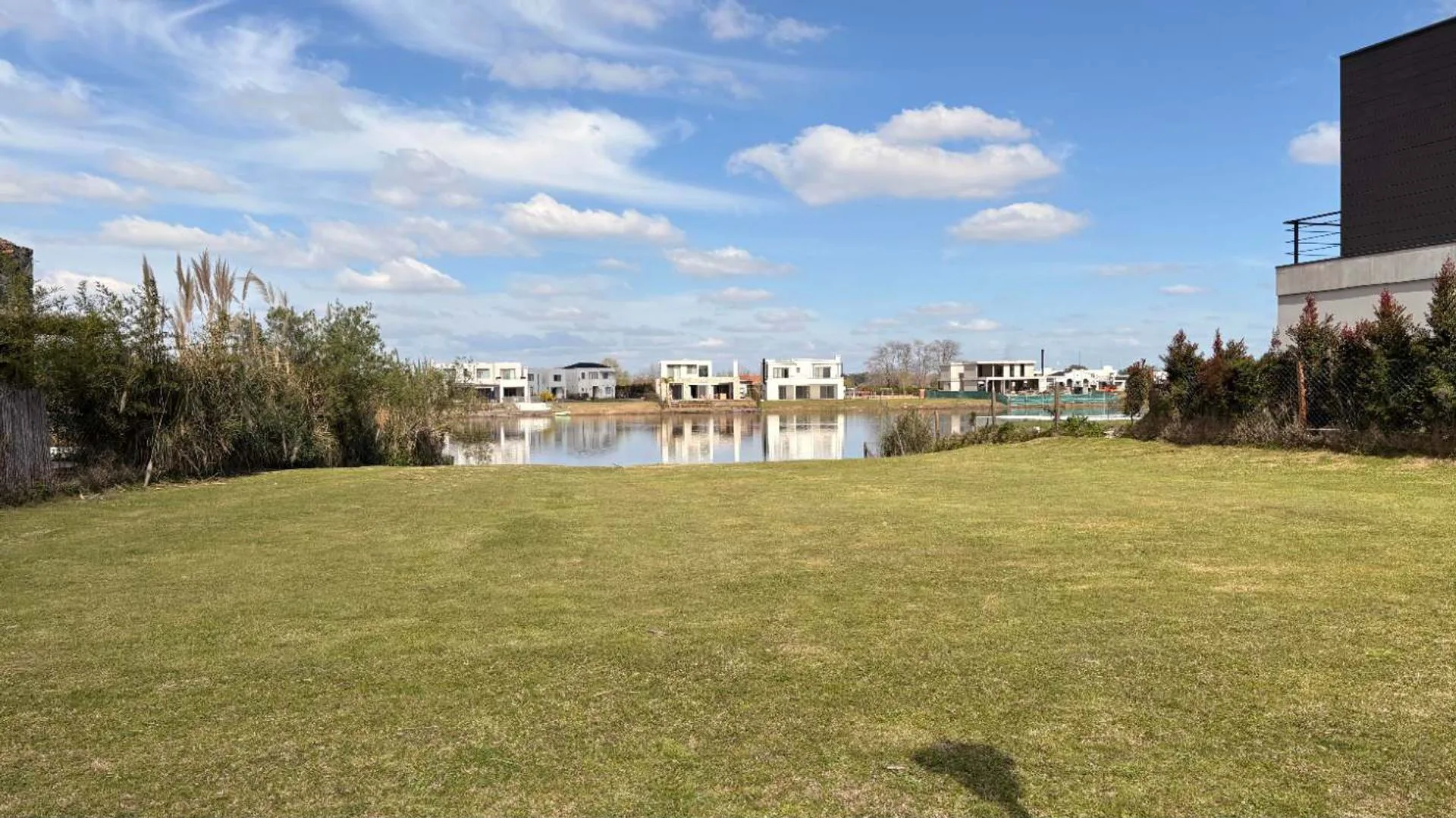 VENTA Lote a Laguna  Barrio Santa Ana-Villanueva foto 2