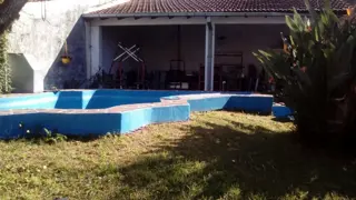 CASA-CUATRO DORM-PILETA-QUINCHO-APTO CREDITO-TOMA DPTO DOS AMB.- foto 2