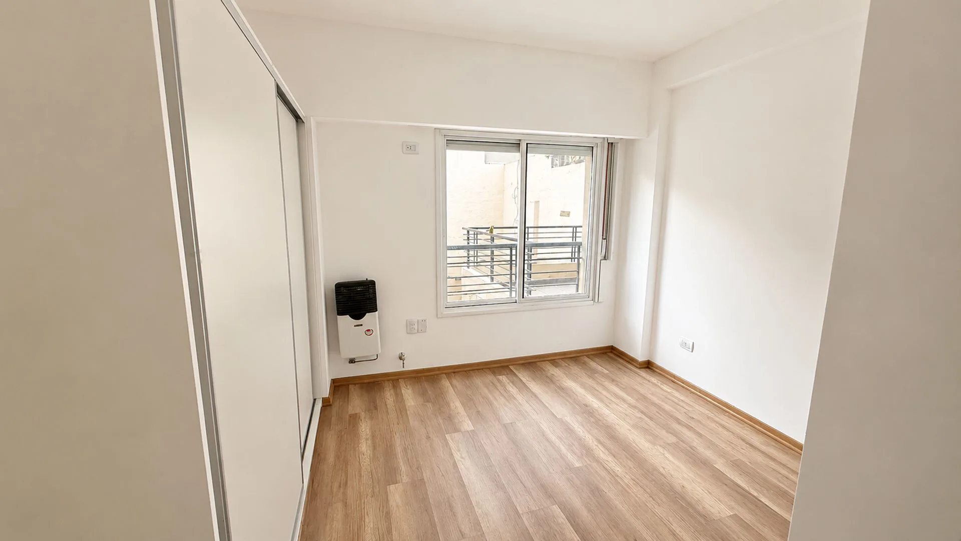 venta monoamb c/ balcon terraza luminoso  estrenar foto 5