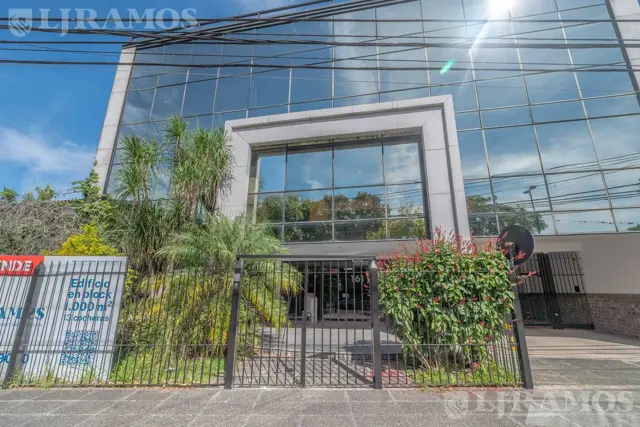 Edificio Comercial de 1.000 m2 en venta en San Isidro