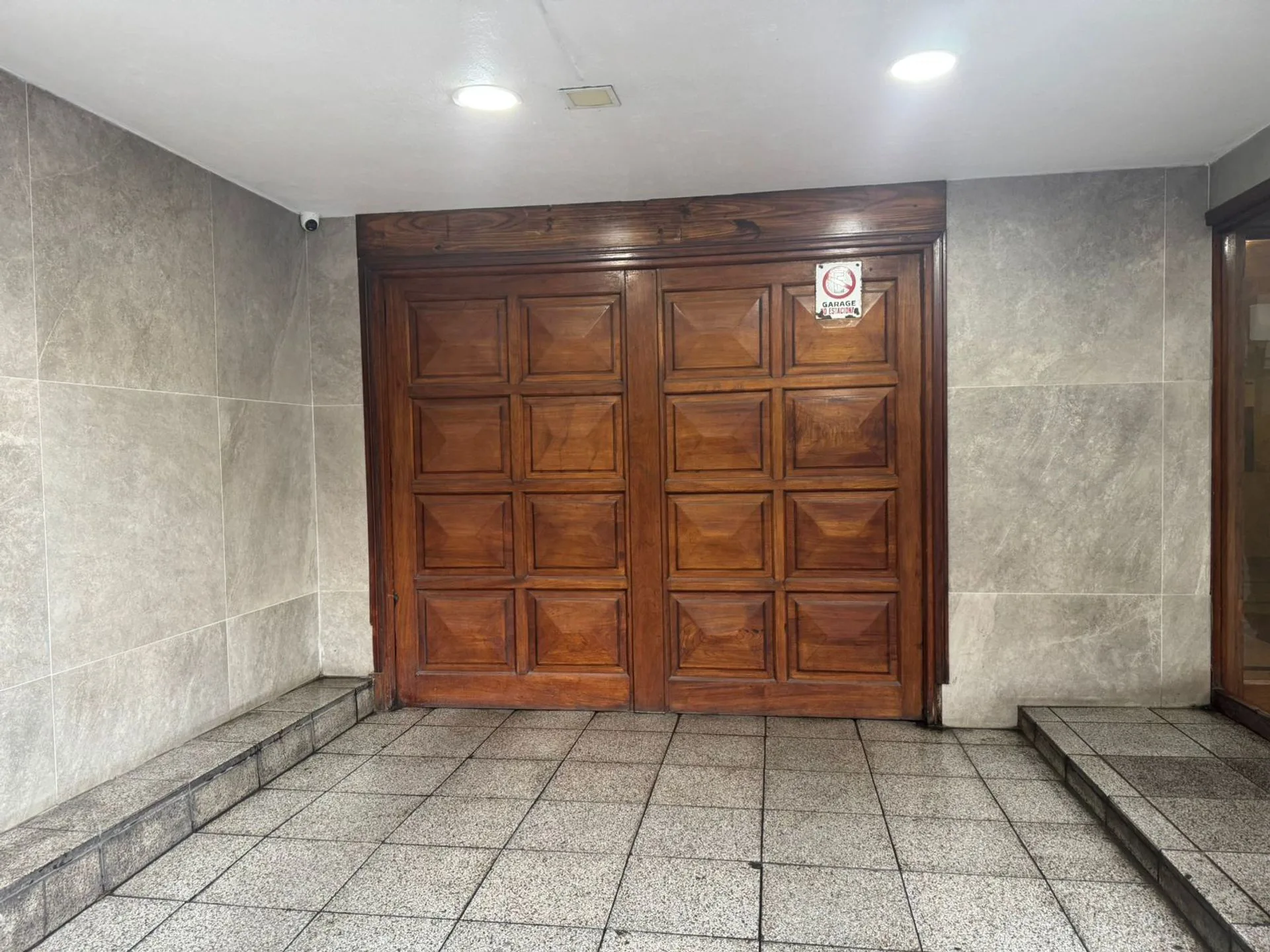 VENTA COCHERA EN ZONA CENTRO foto 3