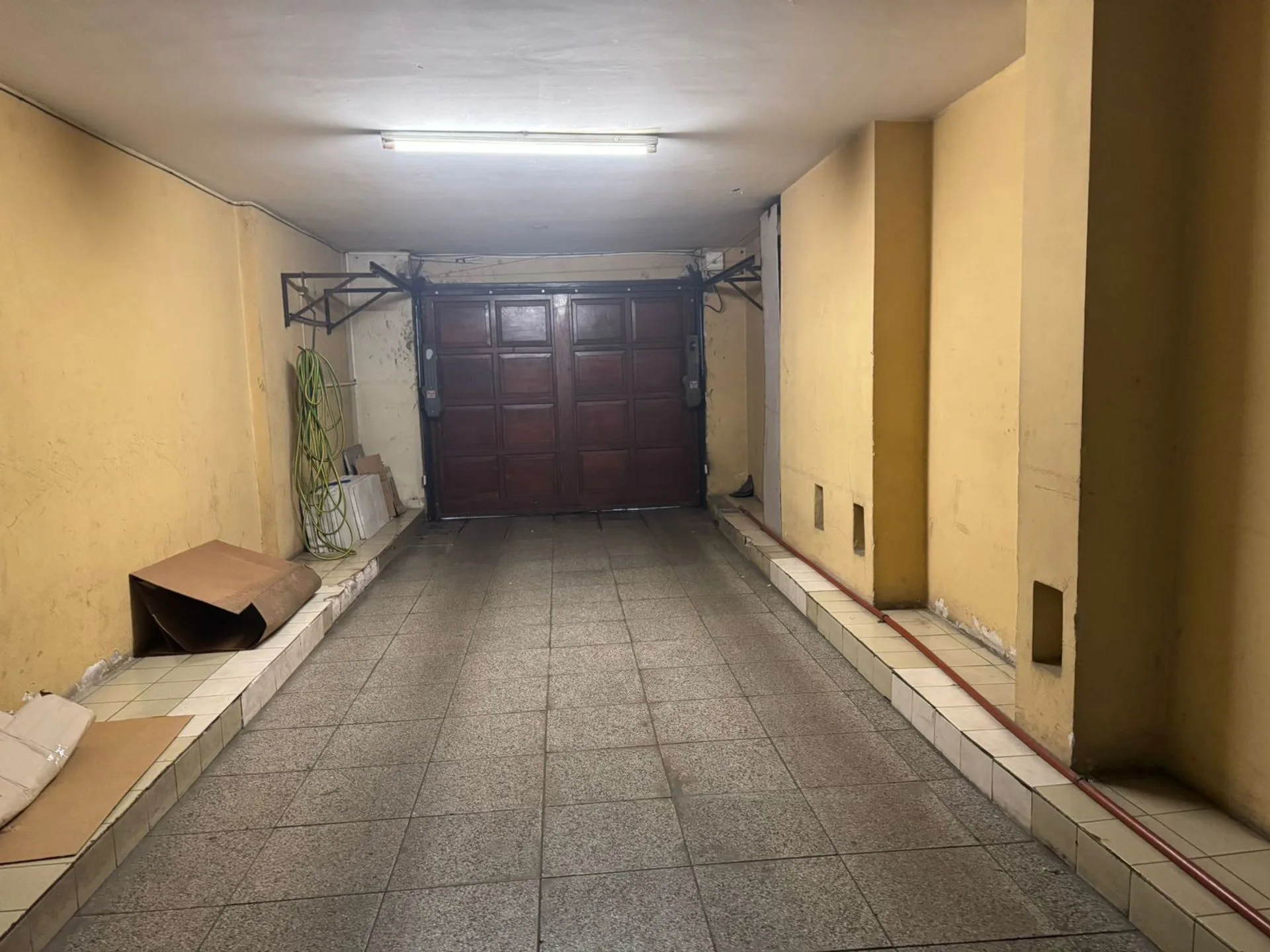 VENTA COCHERA EN ZONA CENTRO foto 4