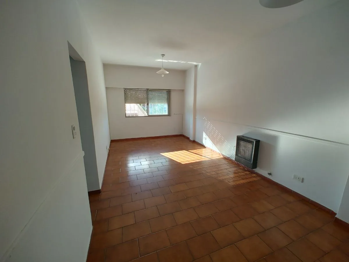 ALQUILER DEPARTAMENTO PH 3 AMBIENTES, MORON! foto 3