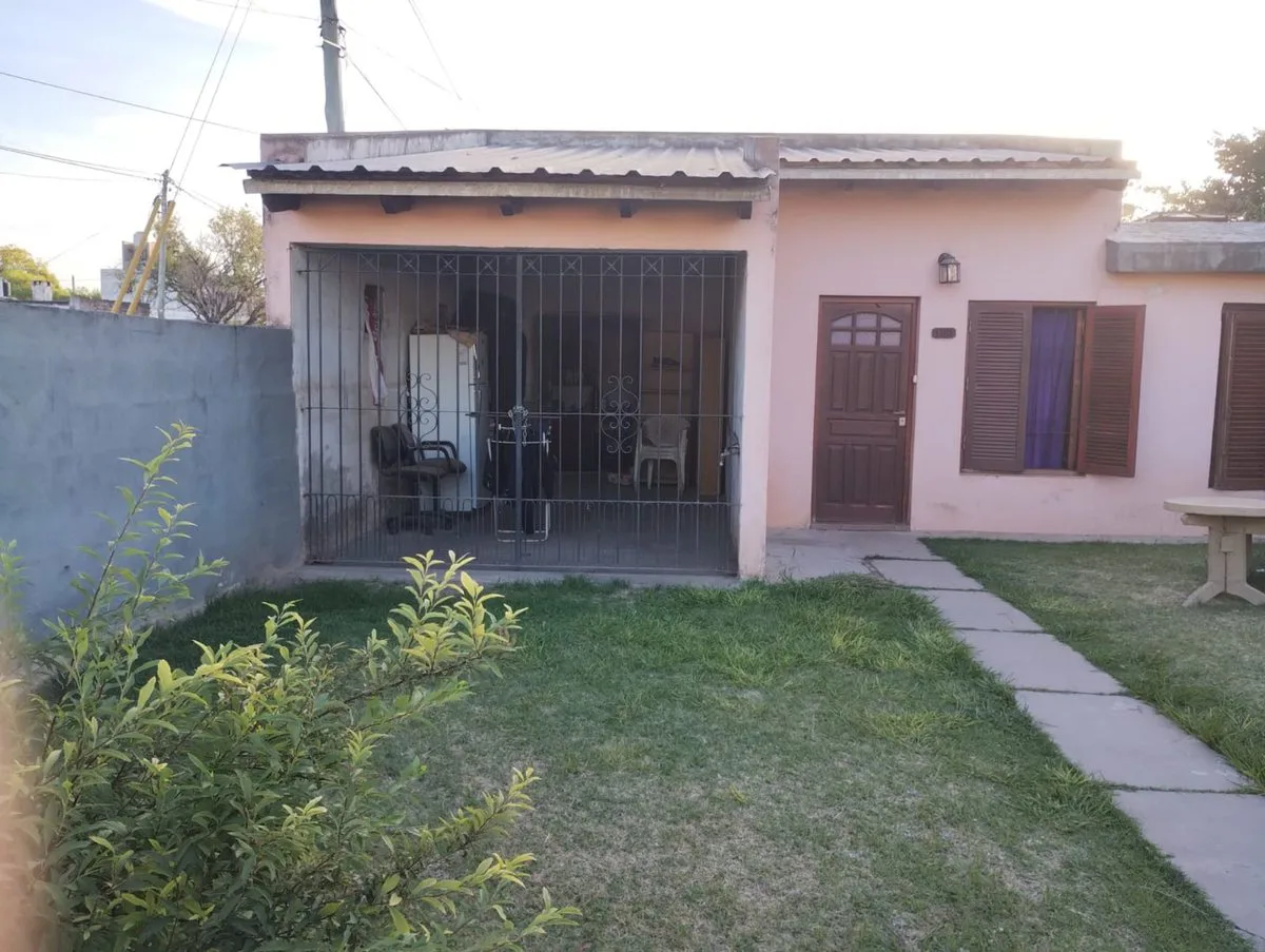 CASA EN VENTA 2 DORM APTA CREDITO VILLA MARIA