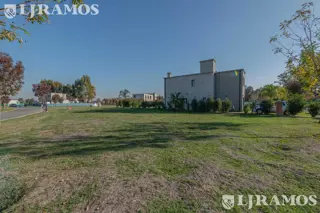 LJ RAMOS | VENDE | TERRENO | LOTE | BARRIO CERRADO SANTO TOMÁS | PILAR foto 5
