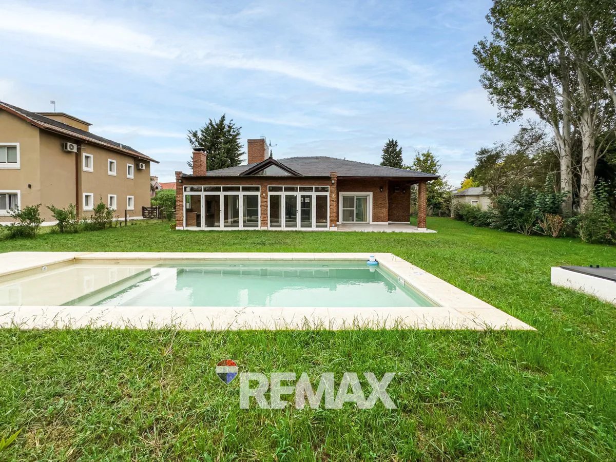 CASA EN VENTA SAN ELISEO GOLF 5 AMBIENTES foto 2