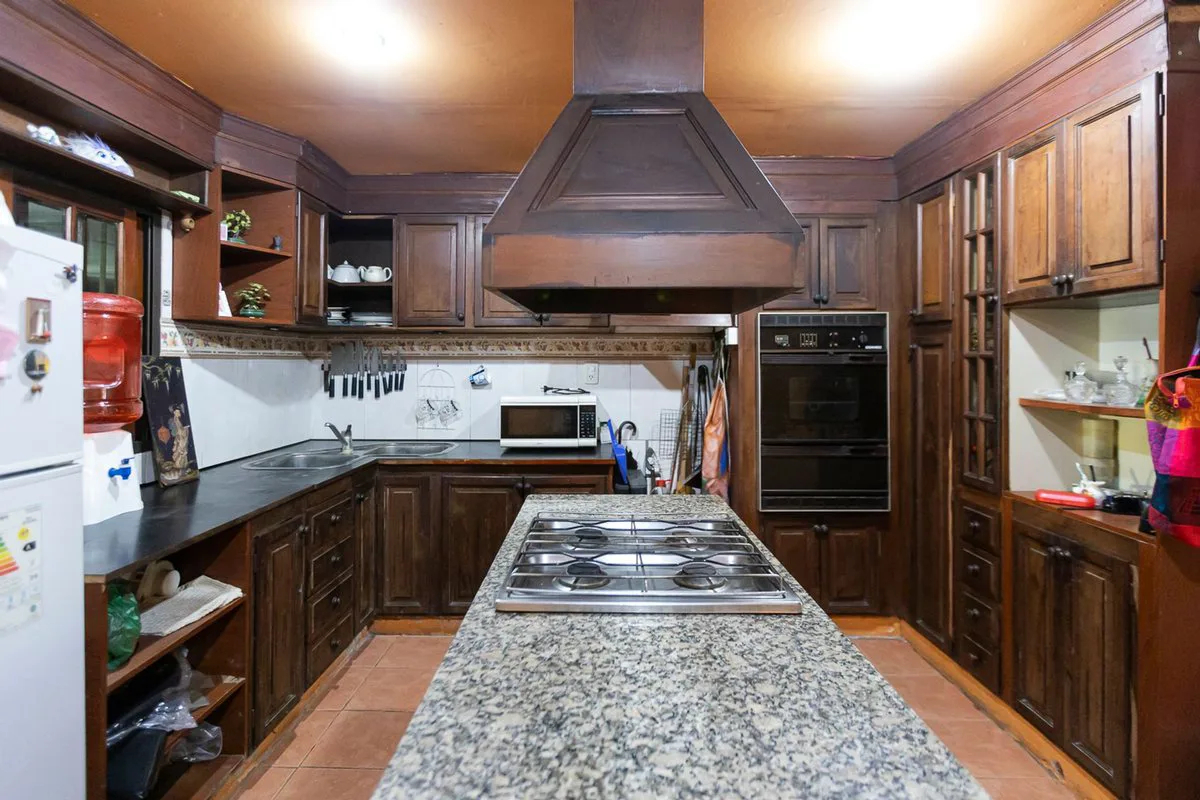 CASA EN VENTA MONTE GRANDE 4 AMB PARQUE Y PILETA foto 3
