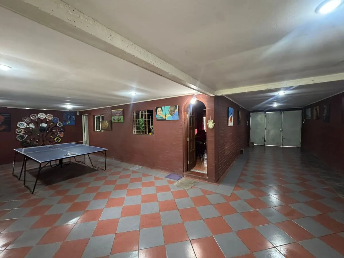 CASA EN VENTA MONTE GRANDE 4 AMB PARQUE Y PILETA foto 4
