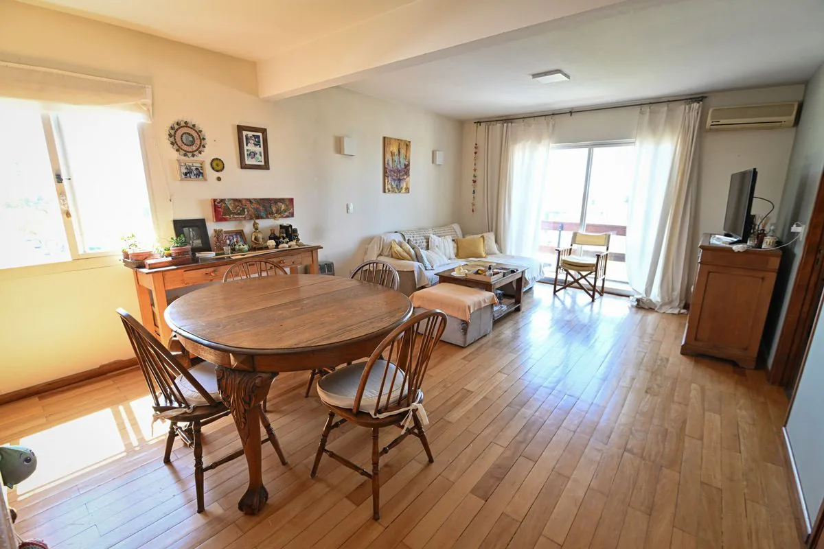 DEPARTAMENTO EN VENTA DE 3 DORMITORIOS Y 2 BAÑOS