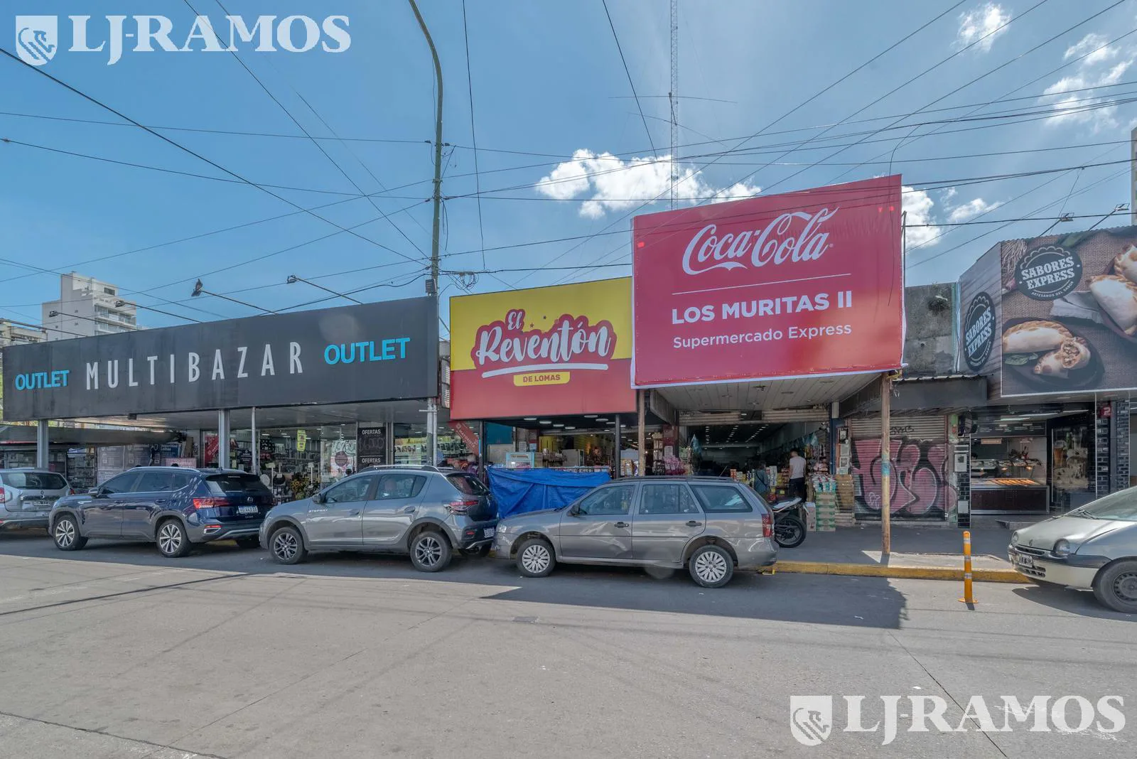 Excelente local en la calle mas comercial de Lomas de Zamora foto 2