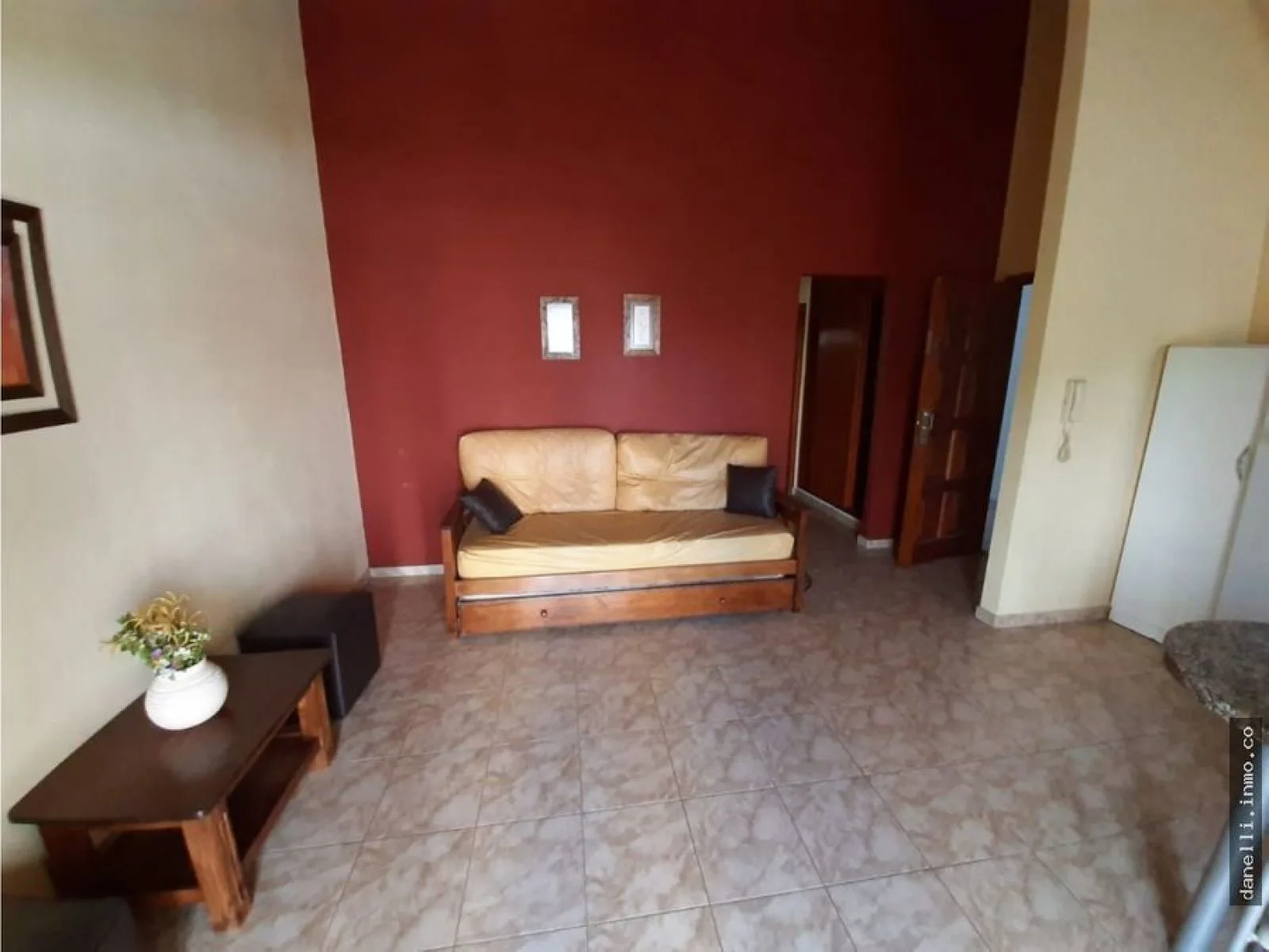 Rear-Facing 1-Bedroom Apartment with Parking in Miramar, Solymar, 2nd Floor – photo 6 of 25