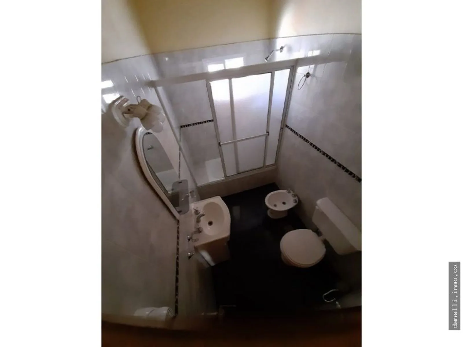 Rear-Facing 1-Bedroom Apartment with Parking in Miramar, Solymar, 2nd Floor – photo 11 of 25