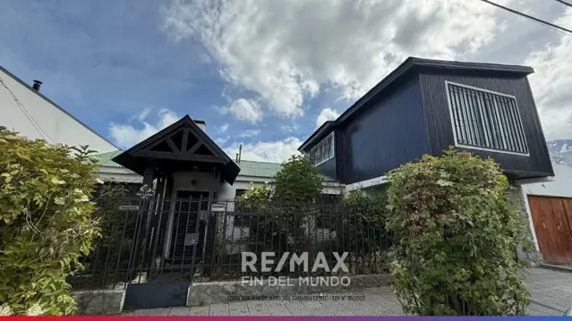 EXCELENTE OPORTUNIDAD/ VENTA CASA EN PLENO CENTRO