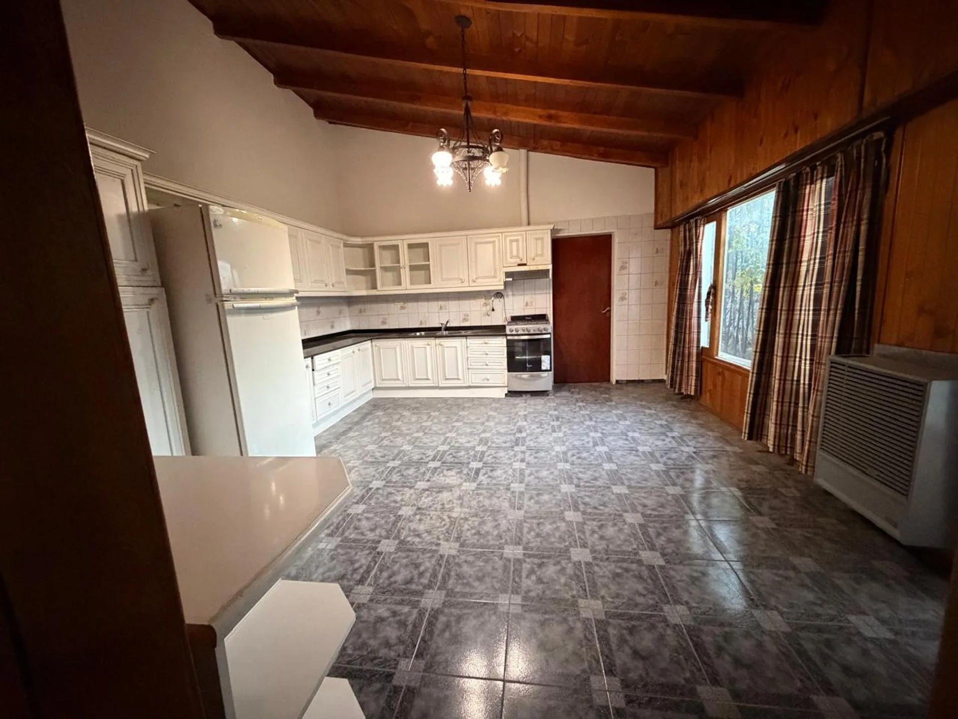 EXCELENTE OPORTUNIDAD/ VENTA CASA EN PLENO CENTRO foto 5