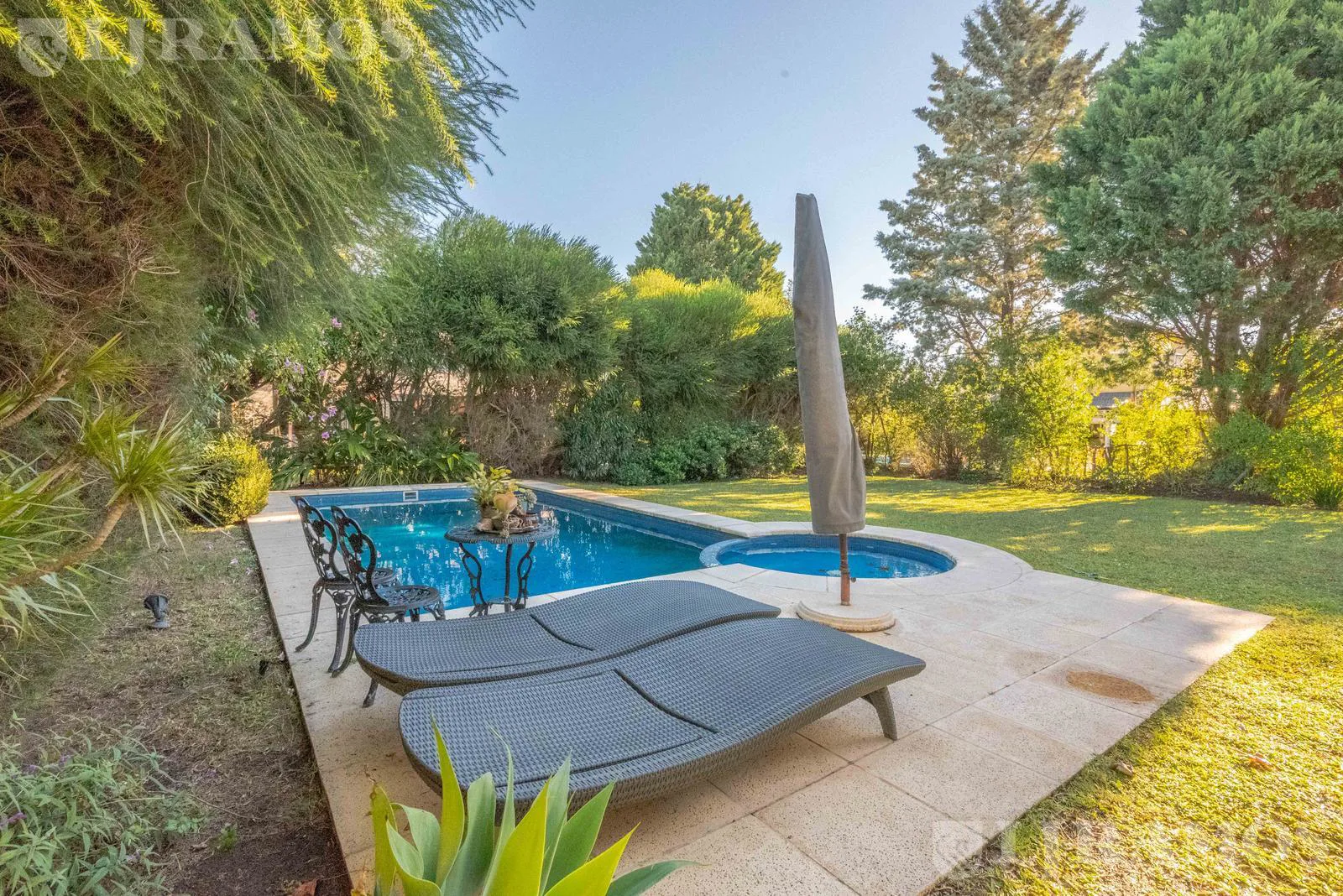 Casa con 4 suites en venta y/o alquiler con mubles en LAS GLORIETAS foto 4