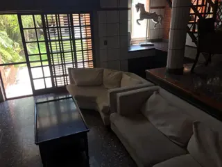 HERMOSO CHALET - CASTELAR SUR foto 2