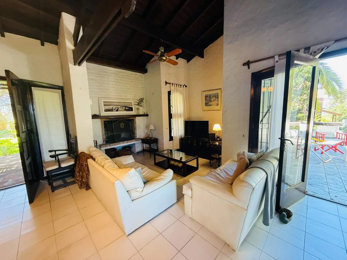 Chalet en venta Pinamar B5 4 ambientes cochera foto 2