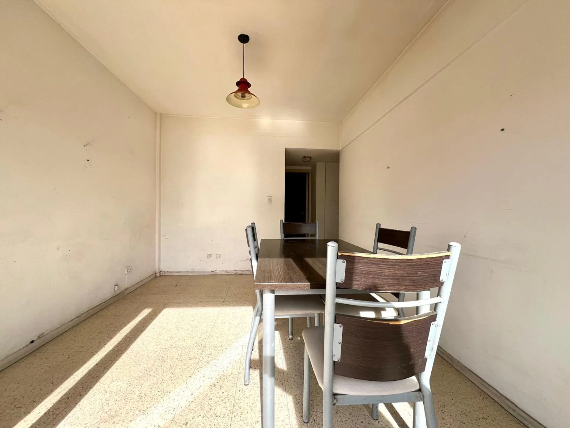 Venta depto 2 ambientes con balcón Plaza Colón foto 4