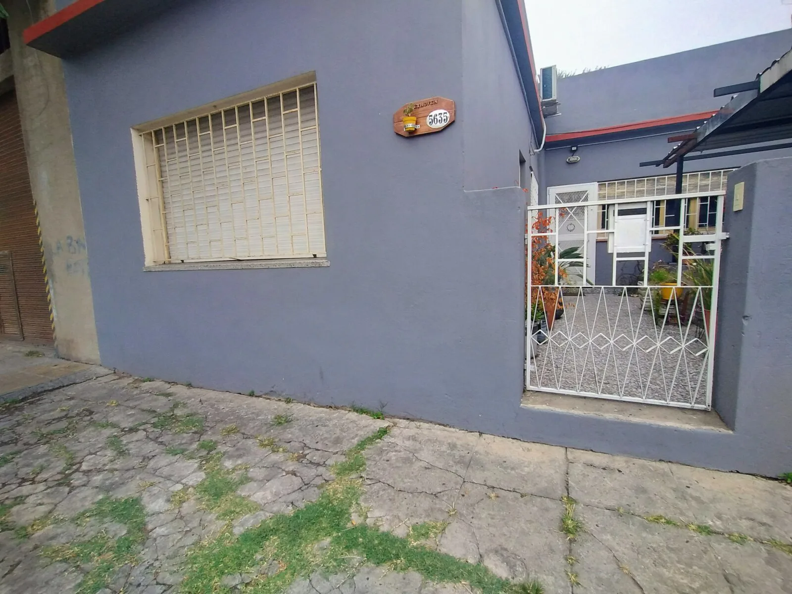 Casa 4 ambientes con amplio parque y cochera - G. de Laferrere. foto 4