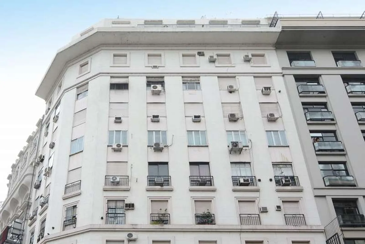 Saenz Pena Roque Av. 995 5º