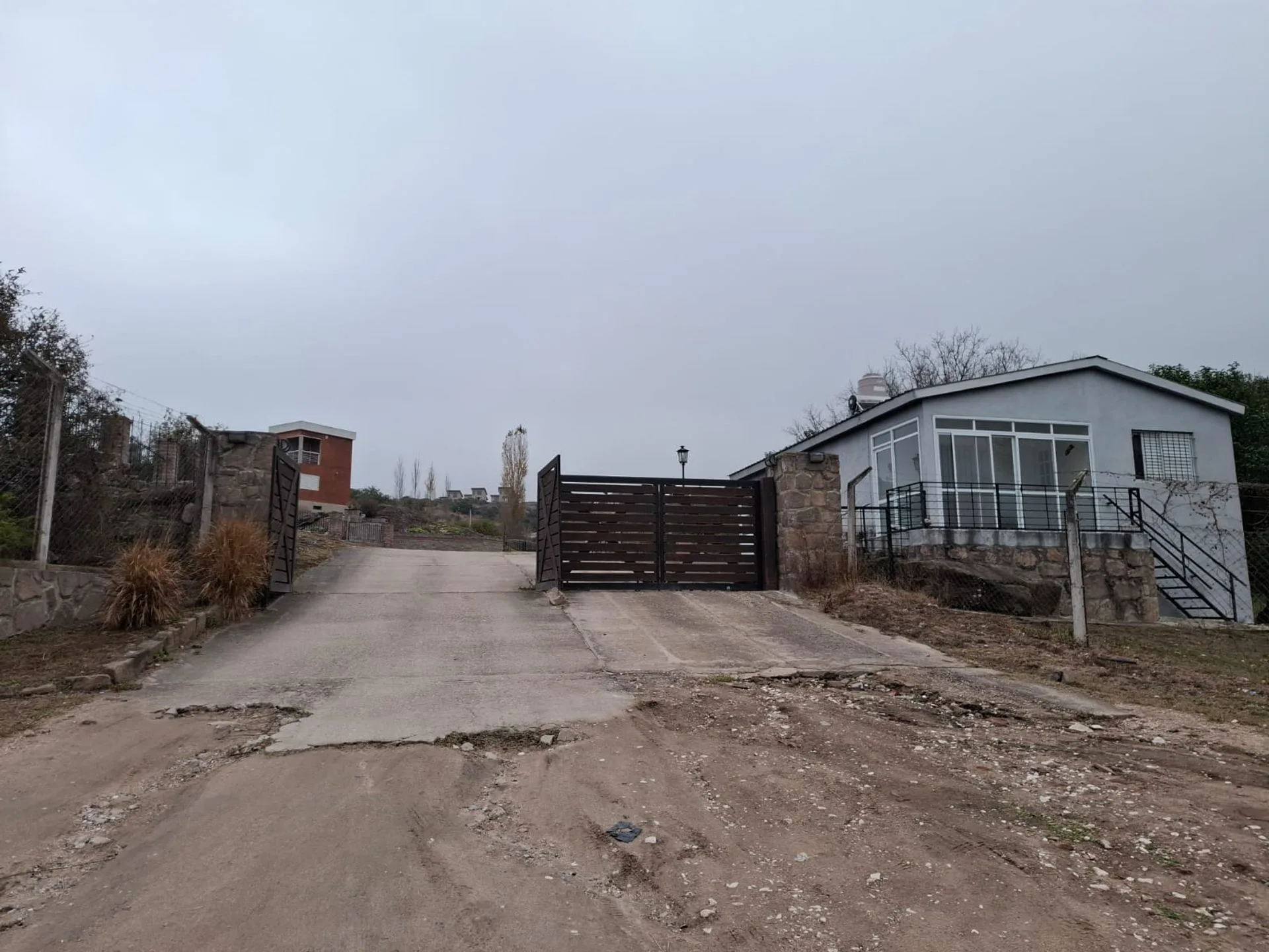 Venta lote en Tanti 2554 m2 Vista Unica Escritura foto 2
