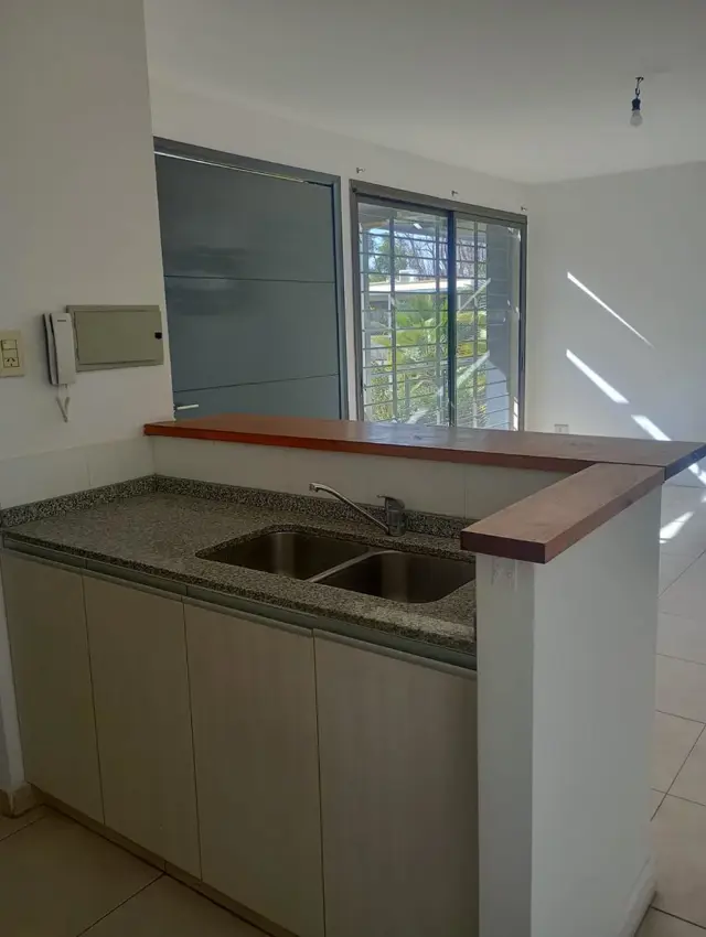 Departamento Venta en complejo , sobre calle Cervantes, metros de Puente Olive, Godoy Cruz.