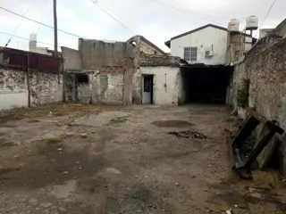 TERRENO DE 264 M² EN ESQUINA AVENIDA GENERAL PAZ Y BAIGORRIA CON CASA Y GALPÓN foto 2