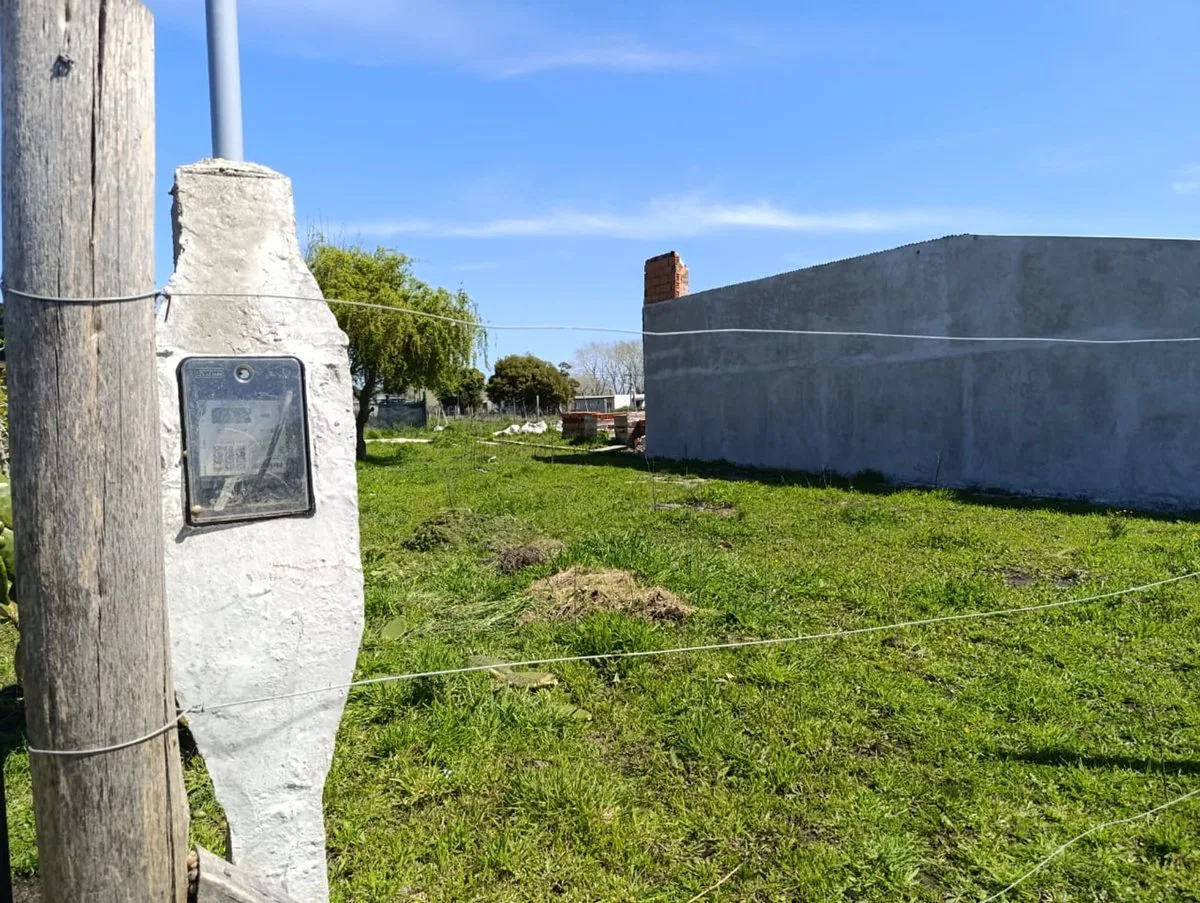 Venta Lote en Felix U. Camet de 420 m² foto 2