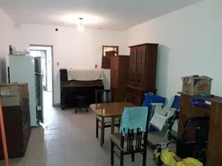 CASA SOBRE LOTE DE 10 X 20 DE 3 AMB NO APTA CREDITO foto 4