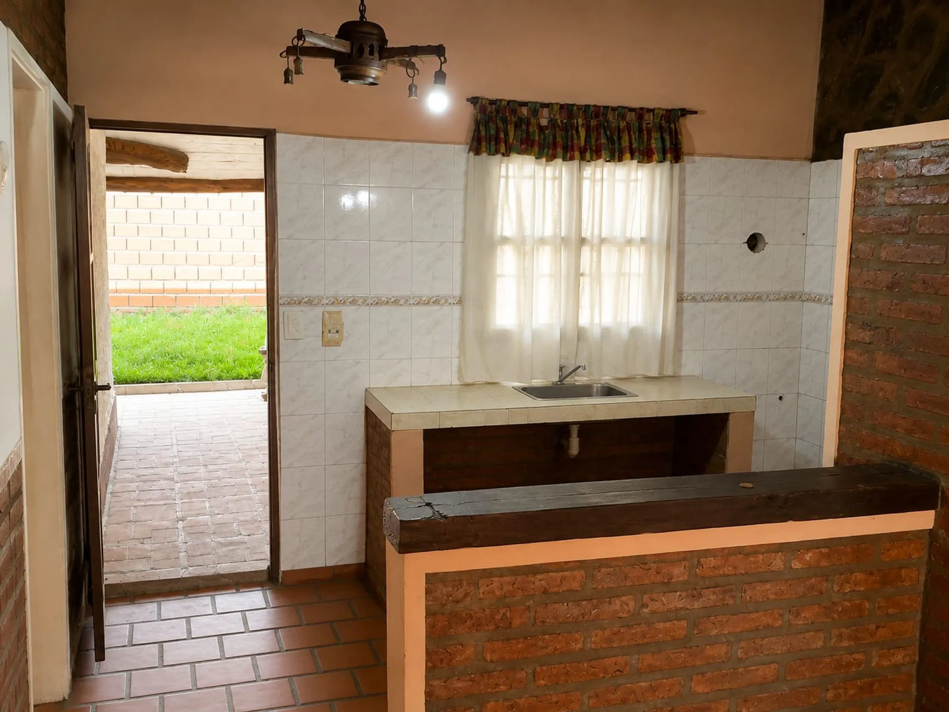 SE VENDE CASA DE 2 DORM. EN RINCON APTA CREDITO foto 3
