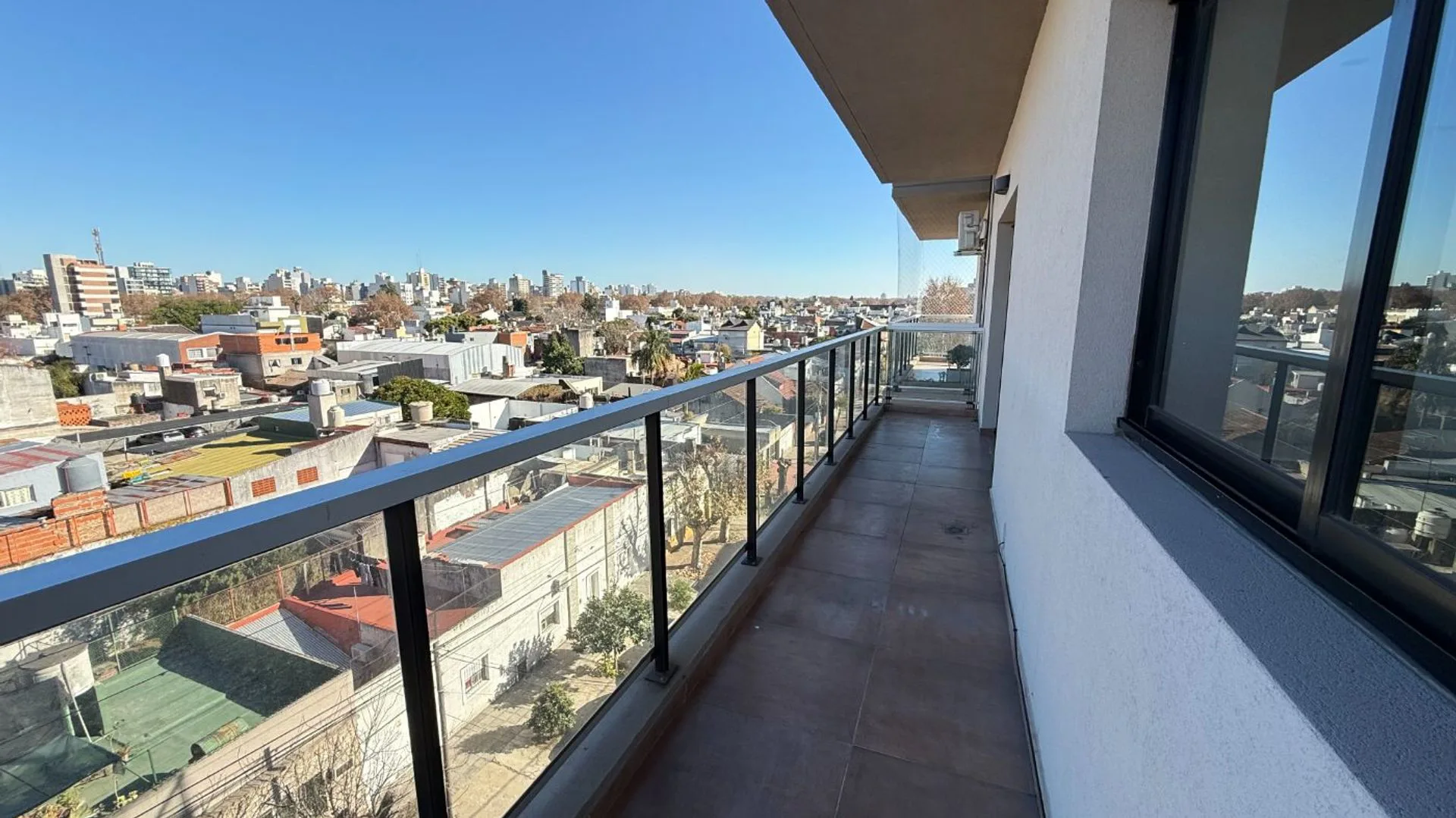 VENTA DEPARTAMENTO 2 AMBIENTES CON COCHERA foto 2