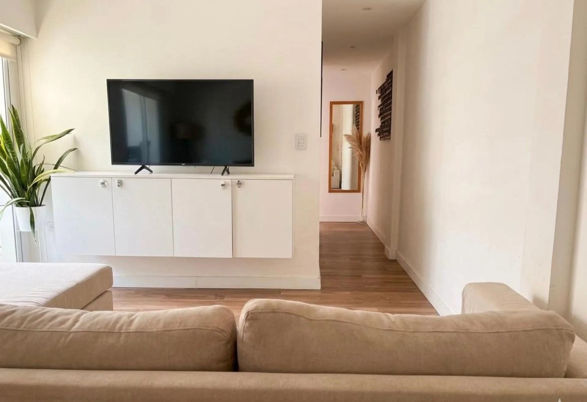 VENTA IMPECABLE  3 AMBIENTES EXC. ESTADO LUMINOSO foto 3