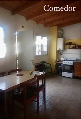 Casa en lote propio, 3 departamentos. Lote con patio y terraza - zona Pompeya foto 3