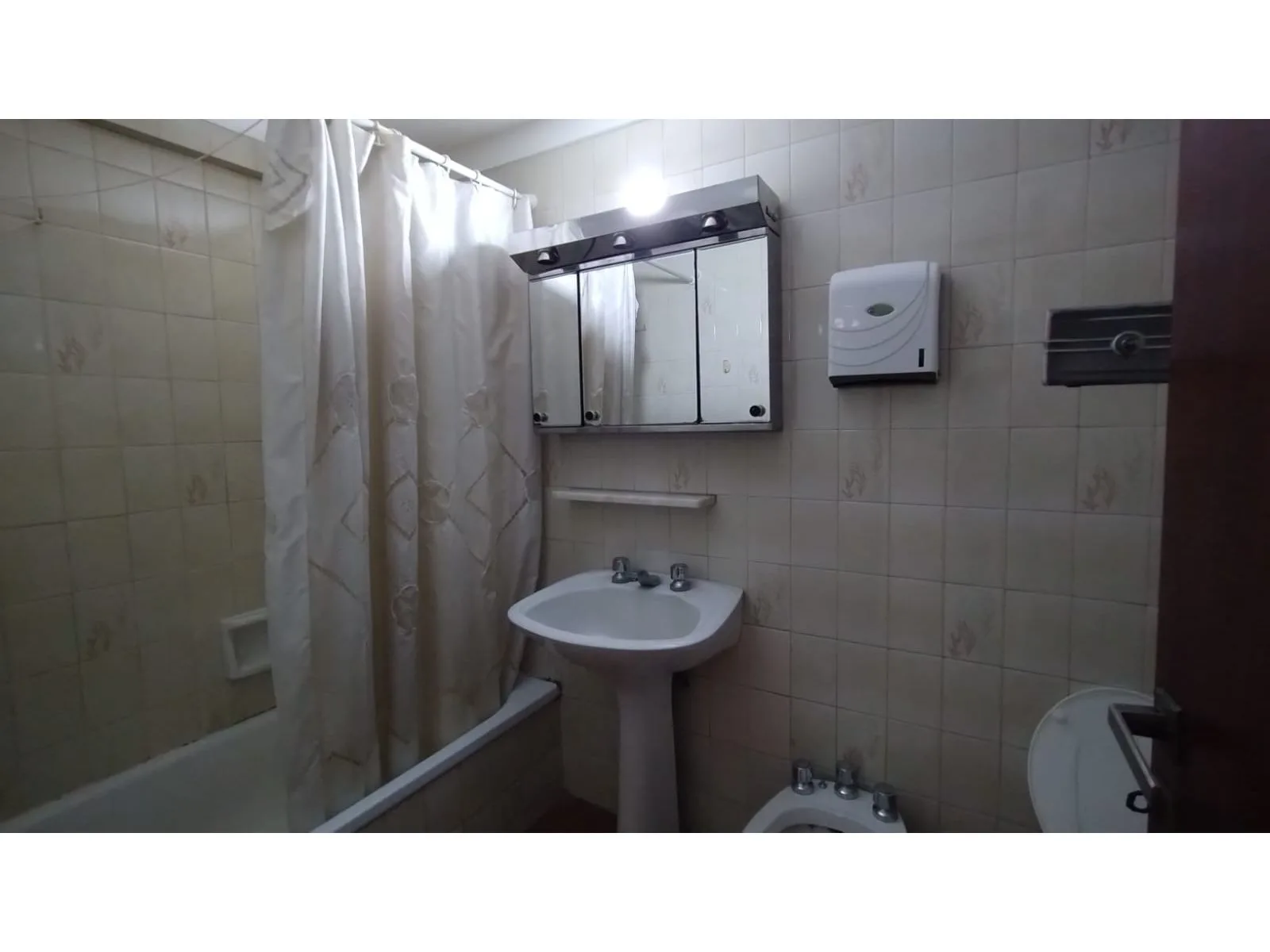 EN VENTA DEPARTAMENTO 2 AMBIENTES EN MORON CENTRO foto 4