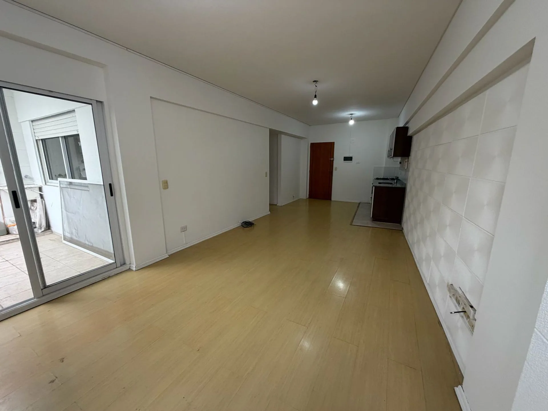 DEPARTAMENTO EN EXELENTE CONDICIONES ZONA ALMAGRO foto 2
