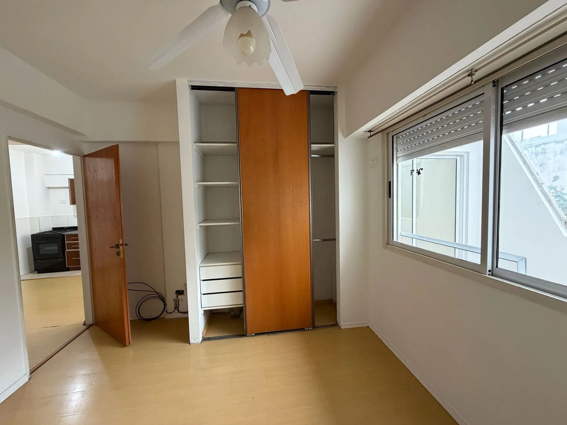DEPARTAMENTO EN EXELENTE CONDICIONES ZONA ALMAGRO foto 3