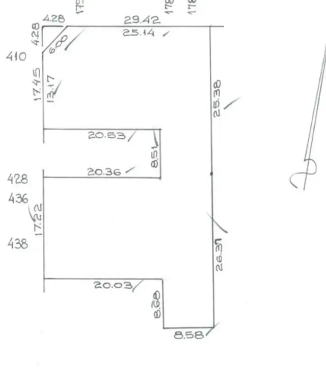 Excelente Esquina en Venta sobre Av. Directorio'