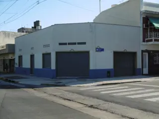 Local c/Vivienda A RECICLAR en esquina s/ Av 155mts foto 4