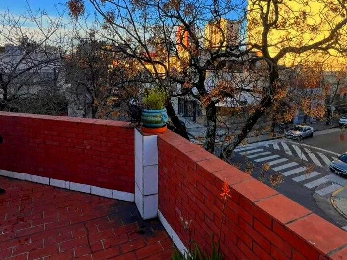 PH 3/4 amb AL FRENTE en esquina c/ TERRAZA y Balcones pleno Boedo !!!
