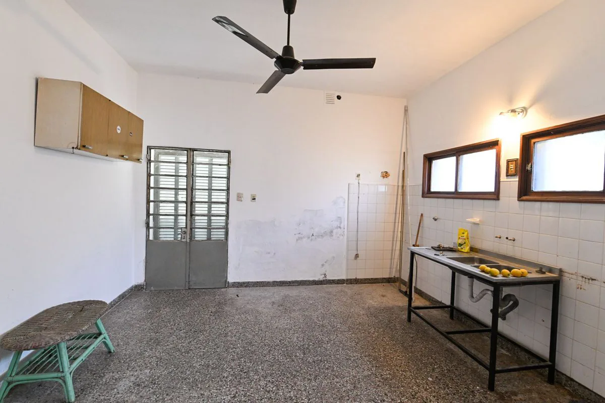 SE VENDE CASA 2 DORM C/ COCH y JARDIN foto 3