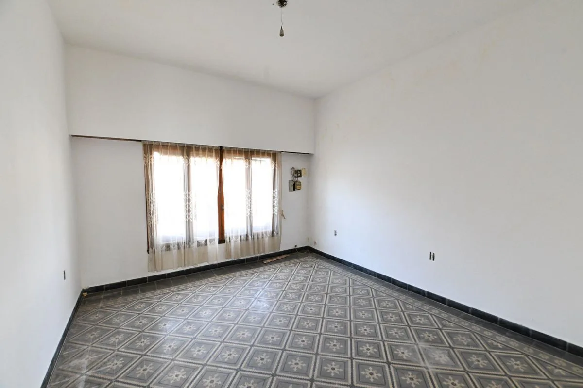SE VENDE CASA 2 DORM C/ COCH y JARDIN foto 5