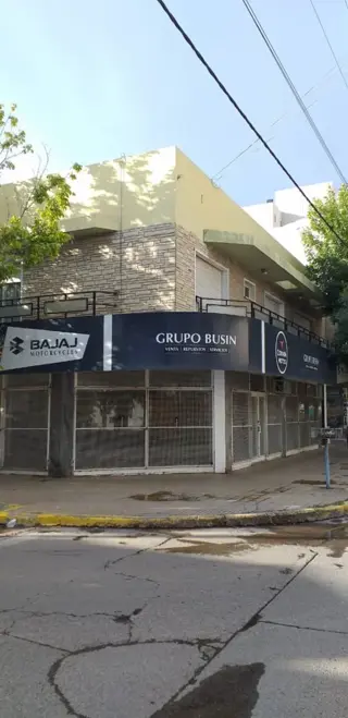 Excelente Casa muy amplia. Ubicacion inmejorable CIPOLLETTI foto 1