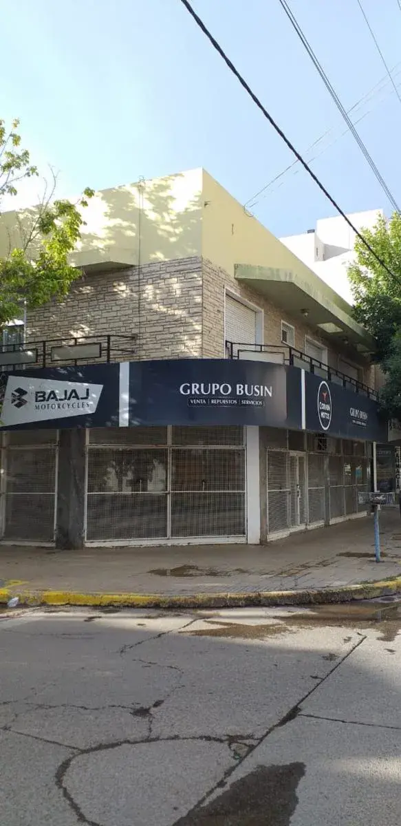 Excelente Casa muy amplia. Ubicacion inmejorable CIPOLLETTI