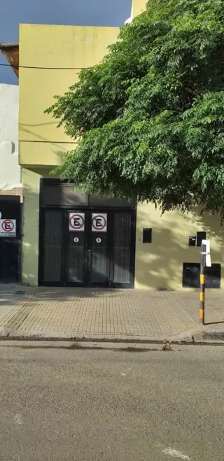 Excelente Casa muy amplia. Ubicacion inmejorable CIPOLLETTI foto 4