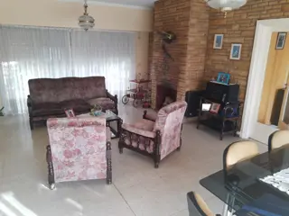 Excelente Casa muy amplia. Ubicacion inmejorable CIPOLLETTI foto 5