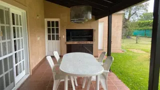 A. Chazarreta 100 Gral. Rodriguez - Casa 5 ambientes en venta foto 2