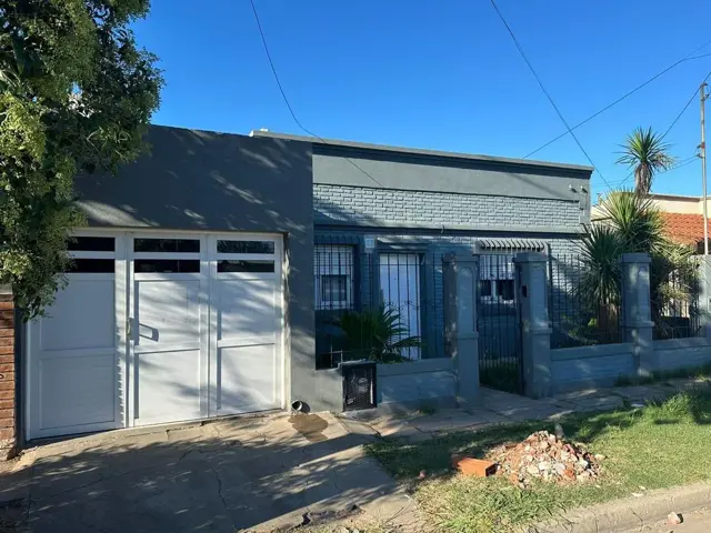 Local Comercial Y Casa Moderna Mercedes